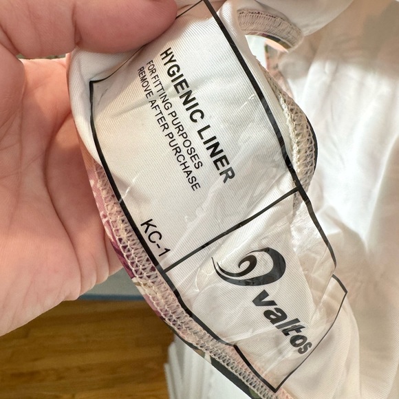 Valtos Womens Hot Spring Resort Sun Protection Floral One-Piece Swimsuit Size M - Picture 3 of 6